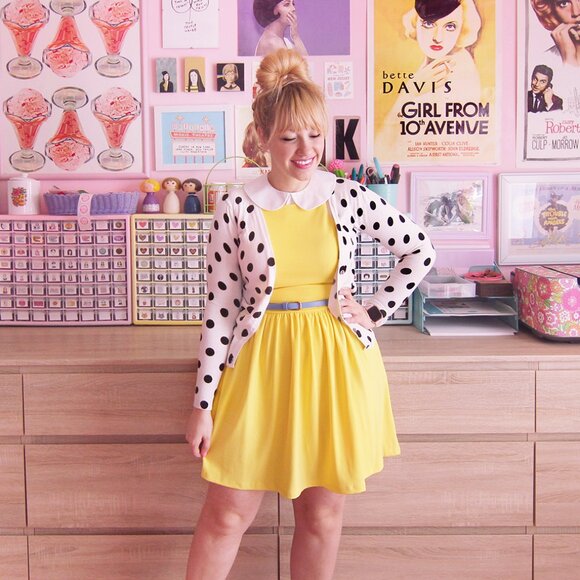 Backless yellow sleeveless mini dress size Medium - Picture 2 of 10